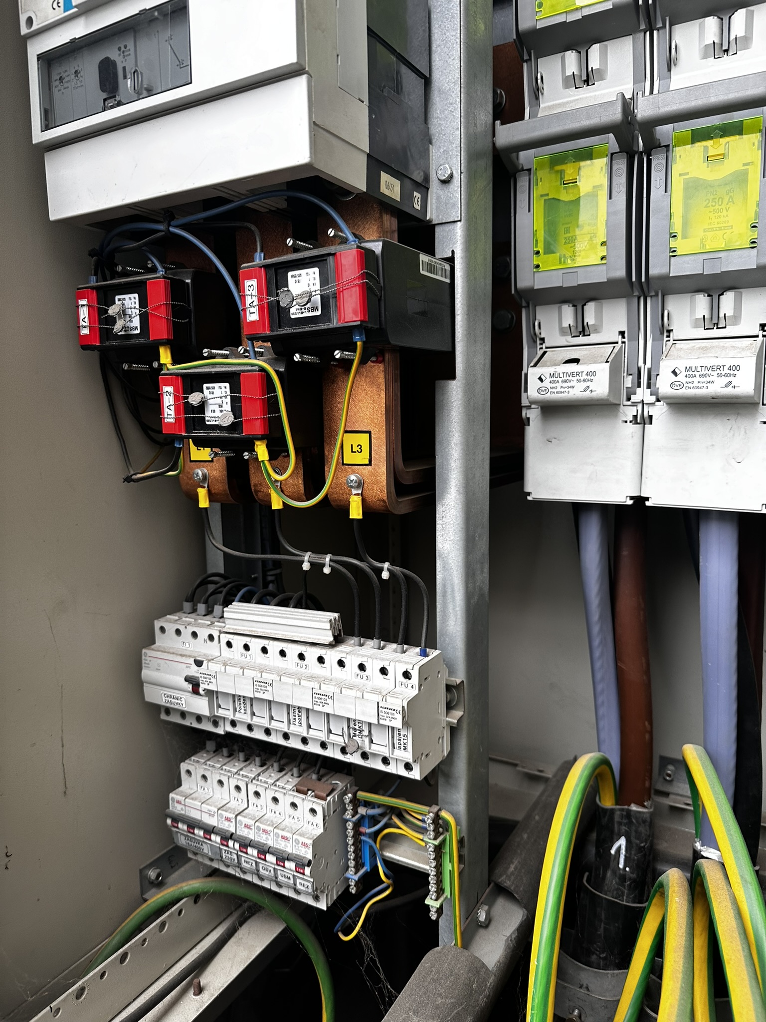 Silové rozvody a jištění v technickém prostoru